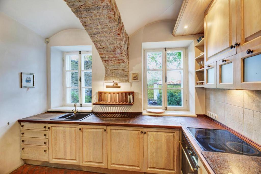 Appartement Cozy Old Town Historic House à Tallinn Extérieur photo