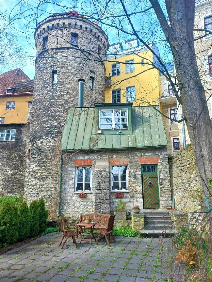 Appartement Cozy Old Town Historic House à Tallinn Extérieur photo